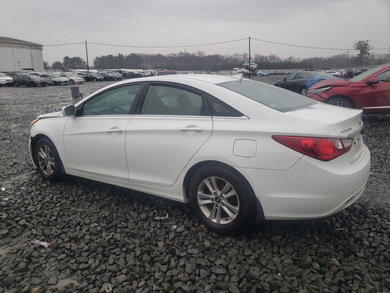 2013 Hyundai Sonata - Image 2