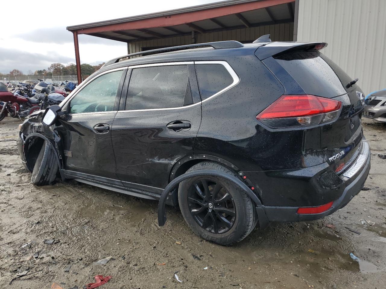 2017 Nissan Rogue - Image 2