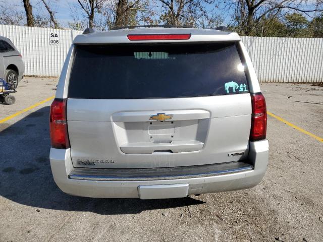 CHEVROLET SUBURBAN 2018 White