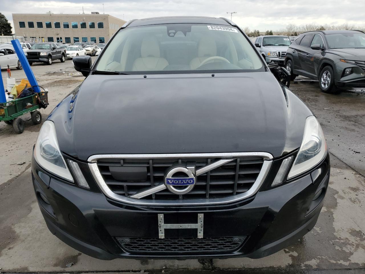 2010 Volvo XC60 - Image 5