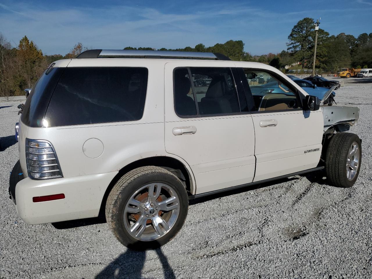 2010 Mercury Mountaineer - Image 3