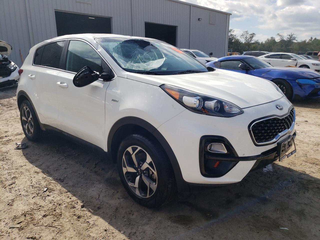 VIN KNDPMCAC9M7910983 2021 KIA SPORTAGE no.4