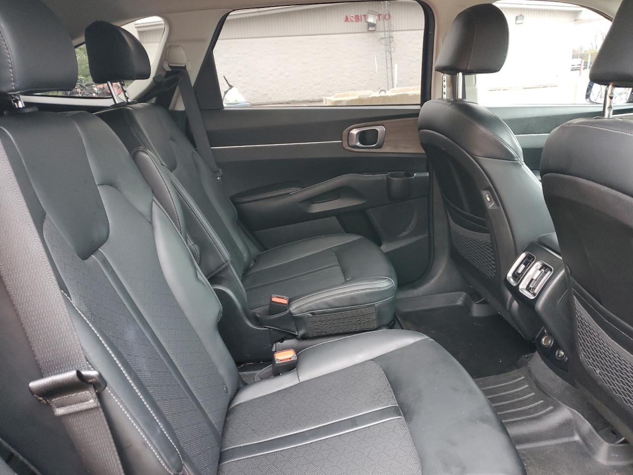 2021 Kia Sorento - Image 11