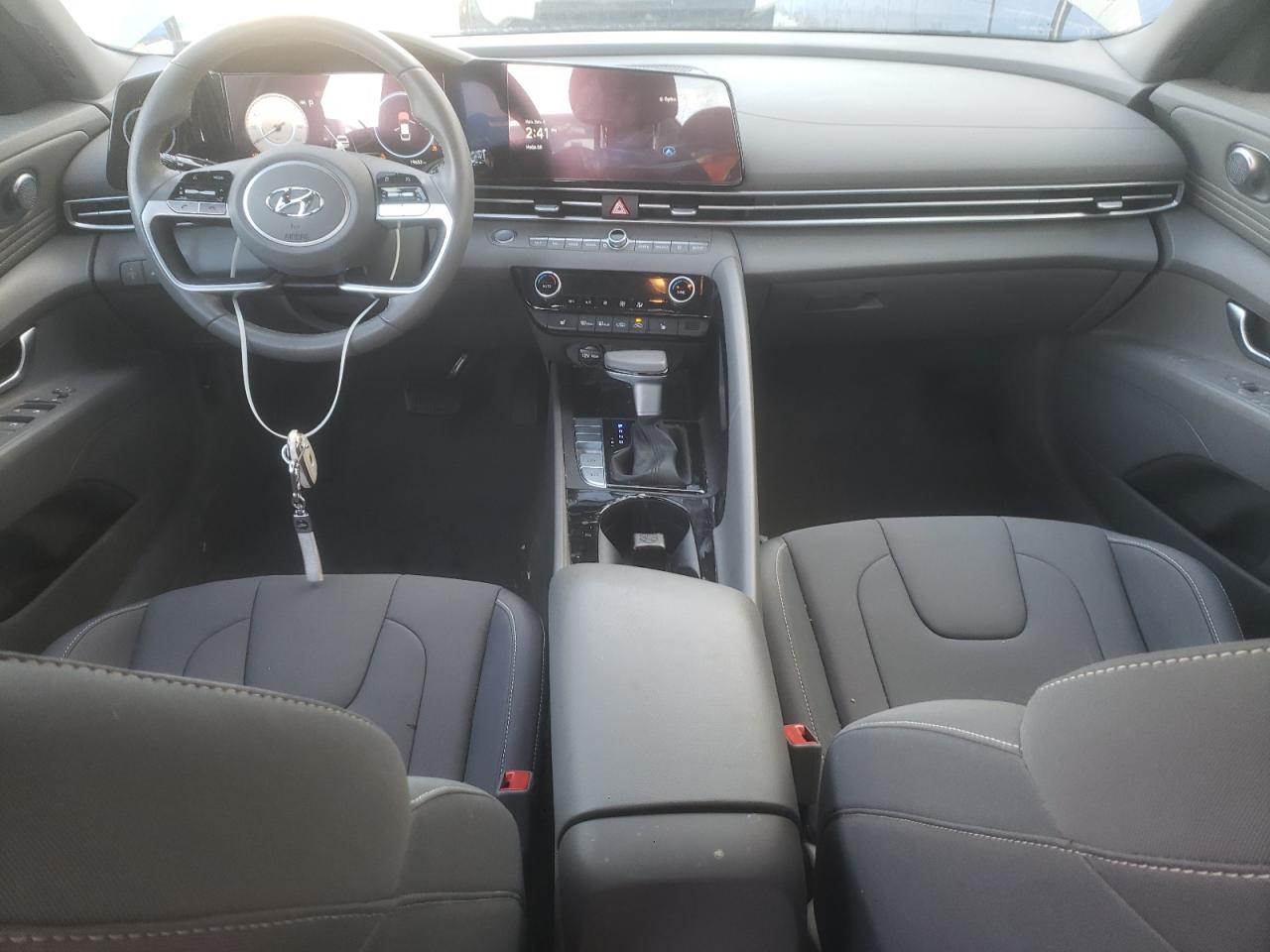 2023 Hyundai Elantra - Image 8
