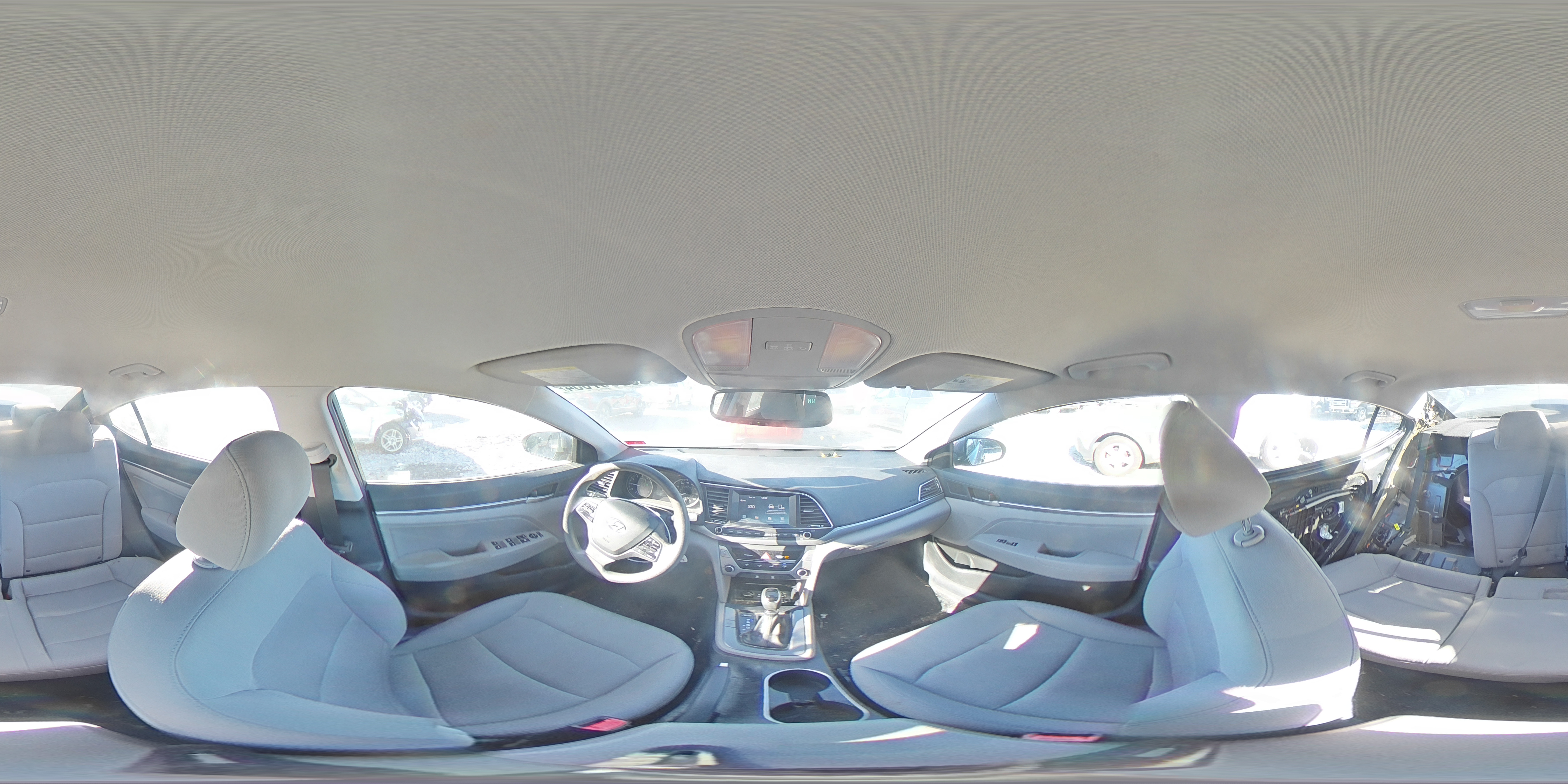 2018 Hyundai Elantra - Image 12