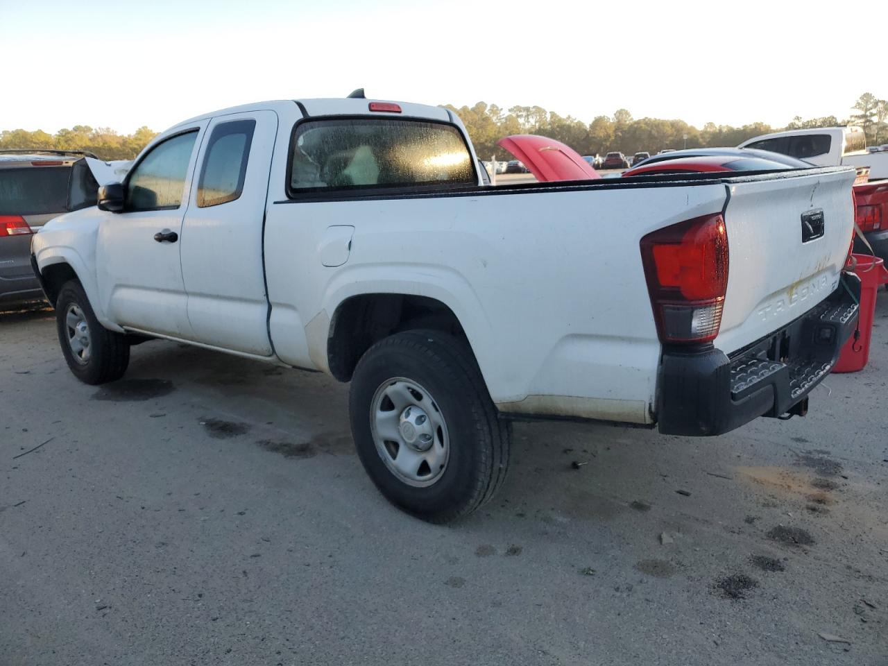 VIN 5TFRX5GN9JX112340 2018 TOYOTA TACOMA no.2