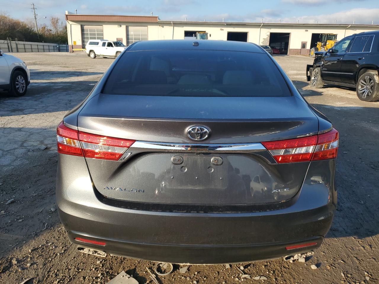 2015 Toyota Avalon - Image 6