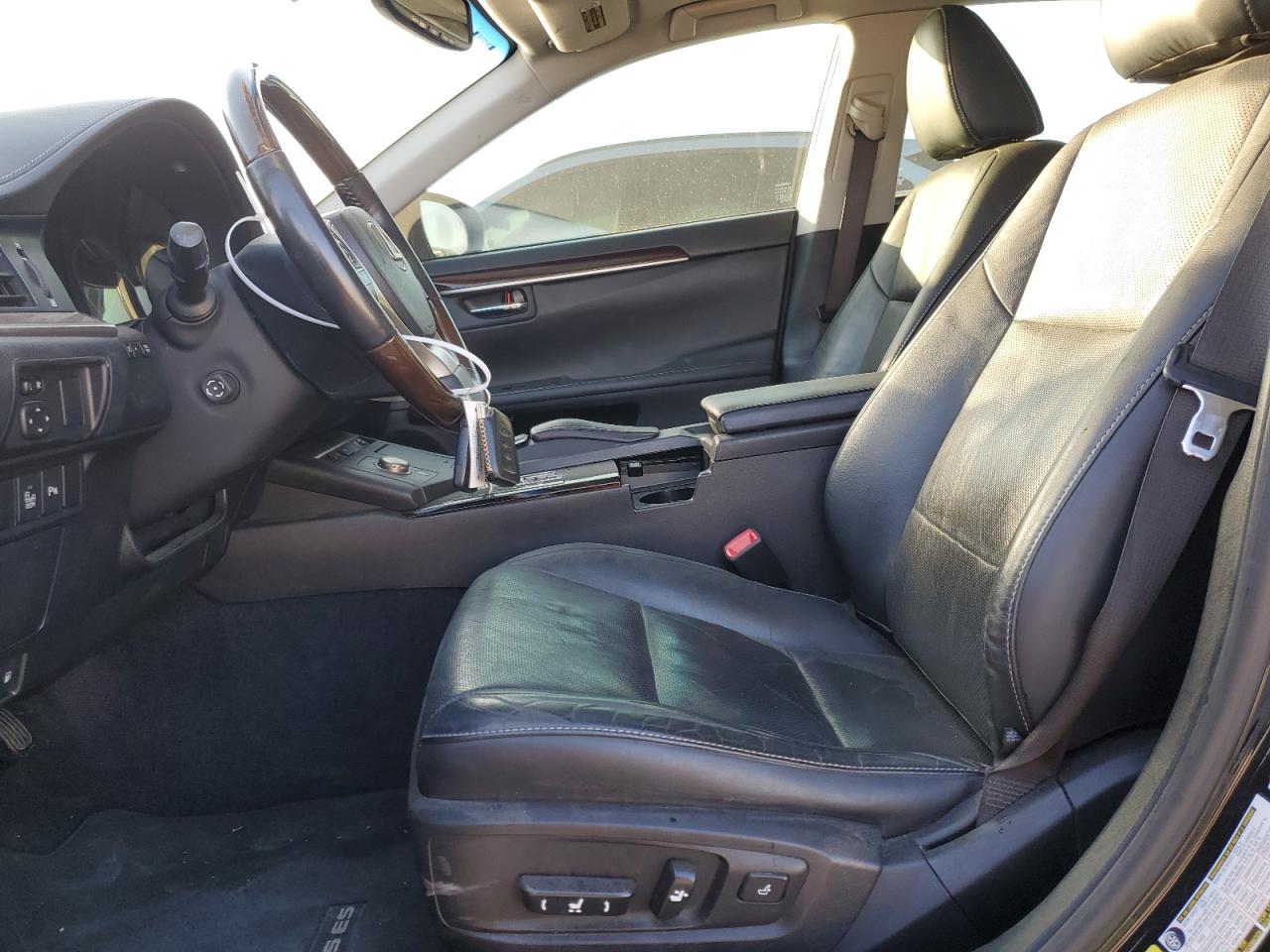 2014 Lexus ES - Image 7