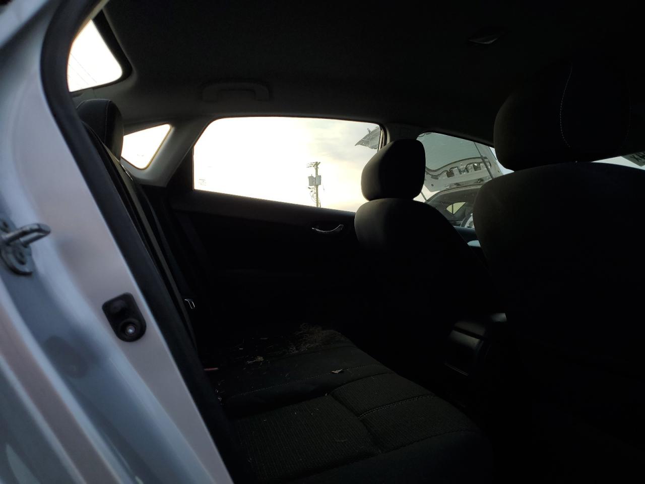 2016 Nissan Sentra - Image 10