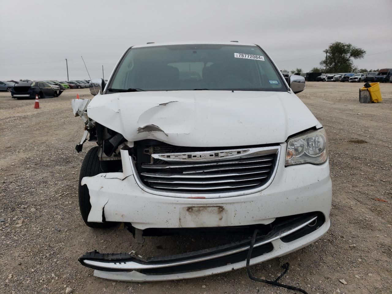 2015 Chrysler Town & Country - Image 5