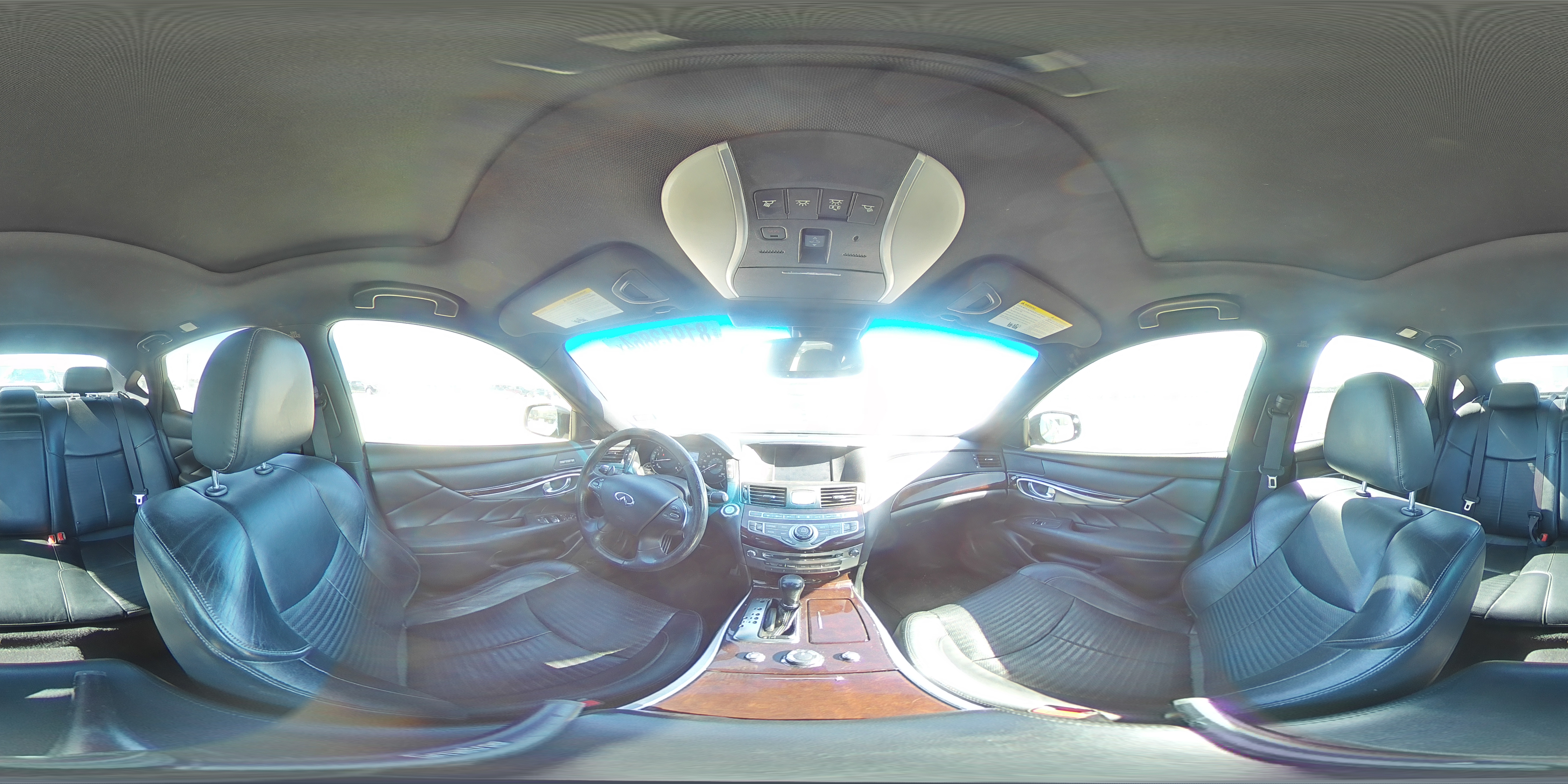 2016 Infiniti Q70 - Image 13