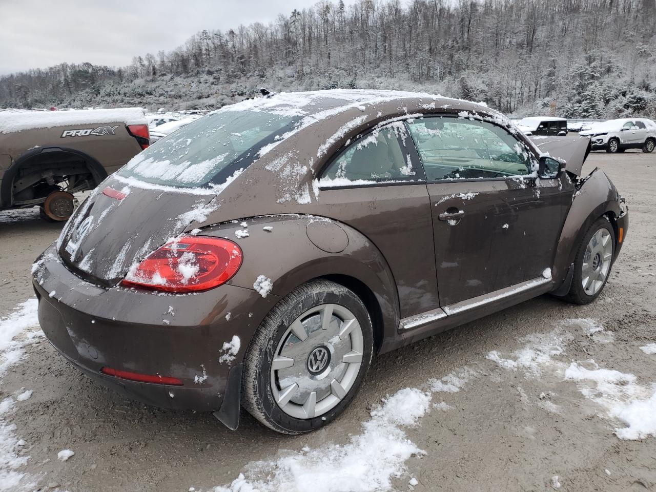 VIN 3VWJ07AT0FM604317 2015 VOLKSWAGEN BEETLE no.3