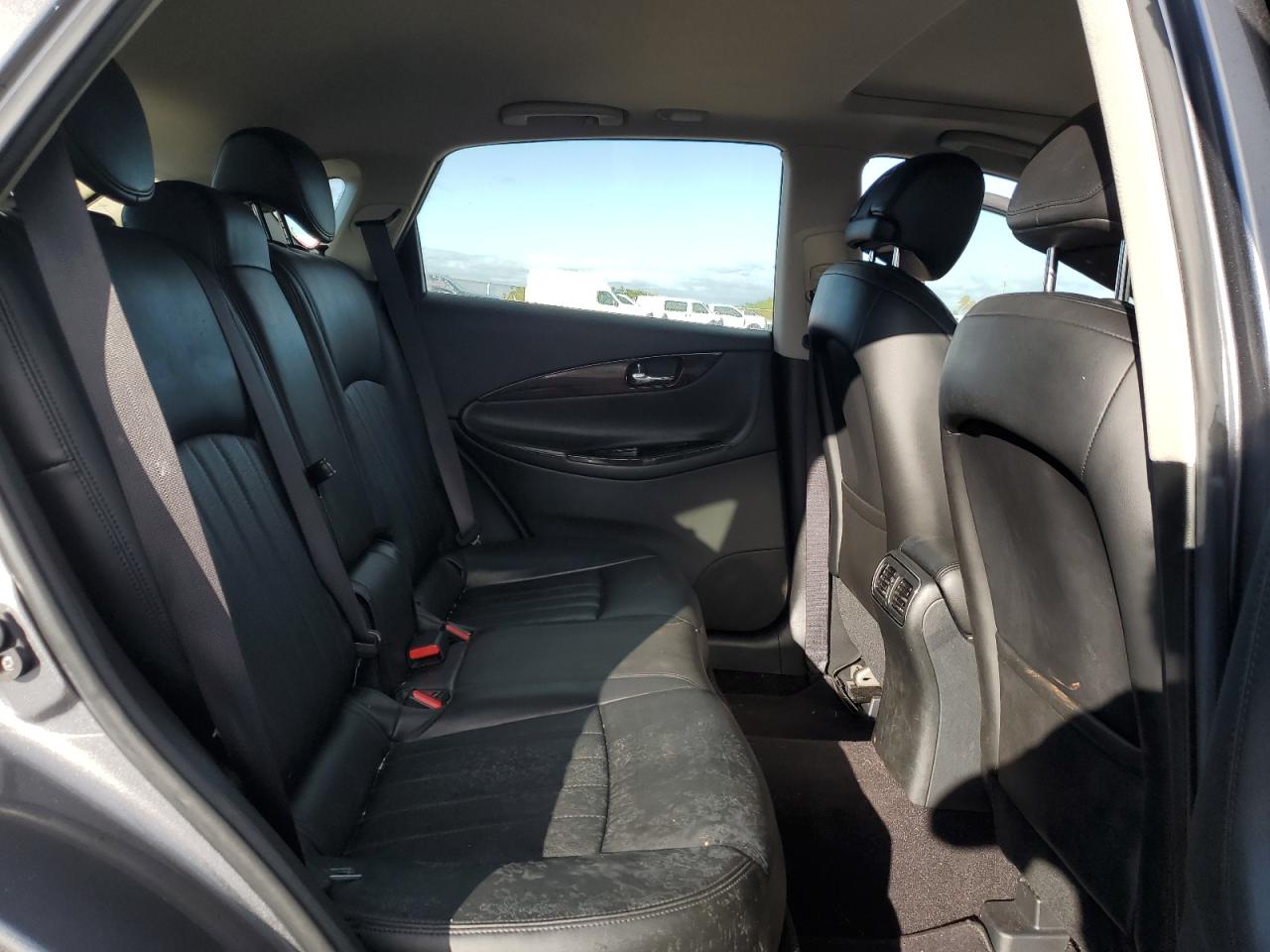 2017 Infiniti QX50 - Image 11