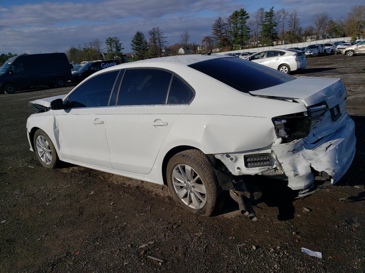 2015 Volkswagen Jetta - Image 2