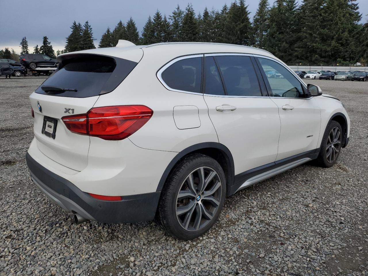 2017 BMW X1 - Image 3