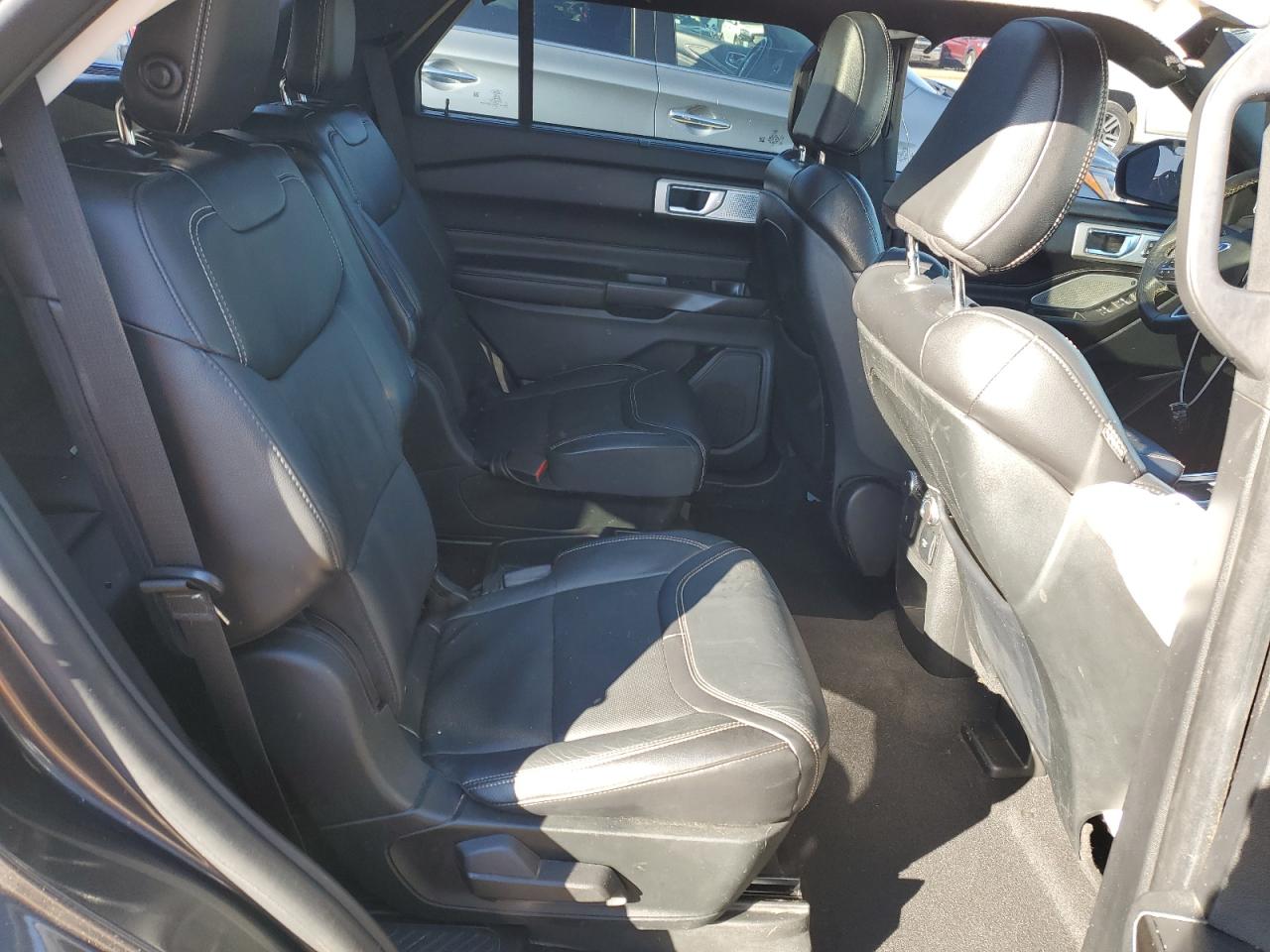 2020 Ford Explorer - Image 11