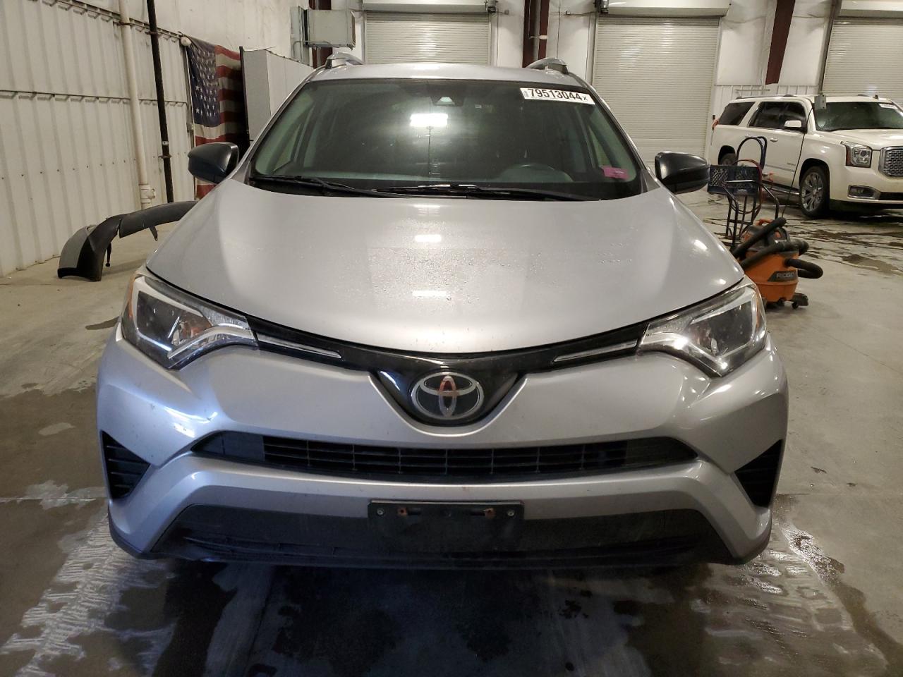 2018 Toyota RAV 4 - Image 5