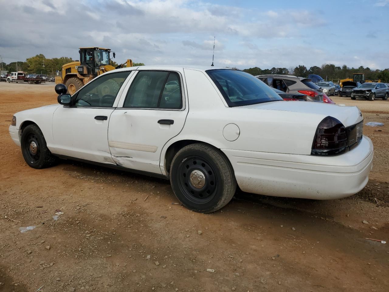 2009 Ford Crown Victoria - Image 2