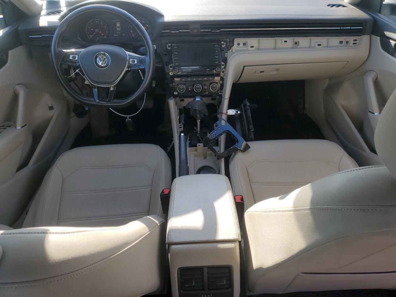 2020 Volkswagen Passat - Image 8