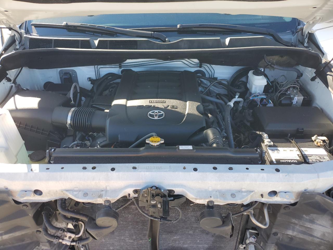 VIN 5TFDW5F18HX666197 2017 TOYOTA TUNDRA no.11