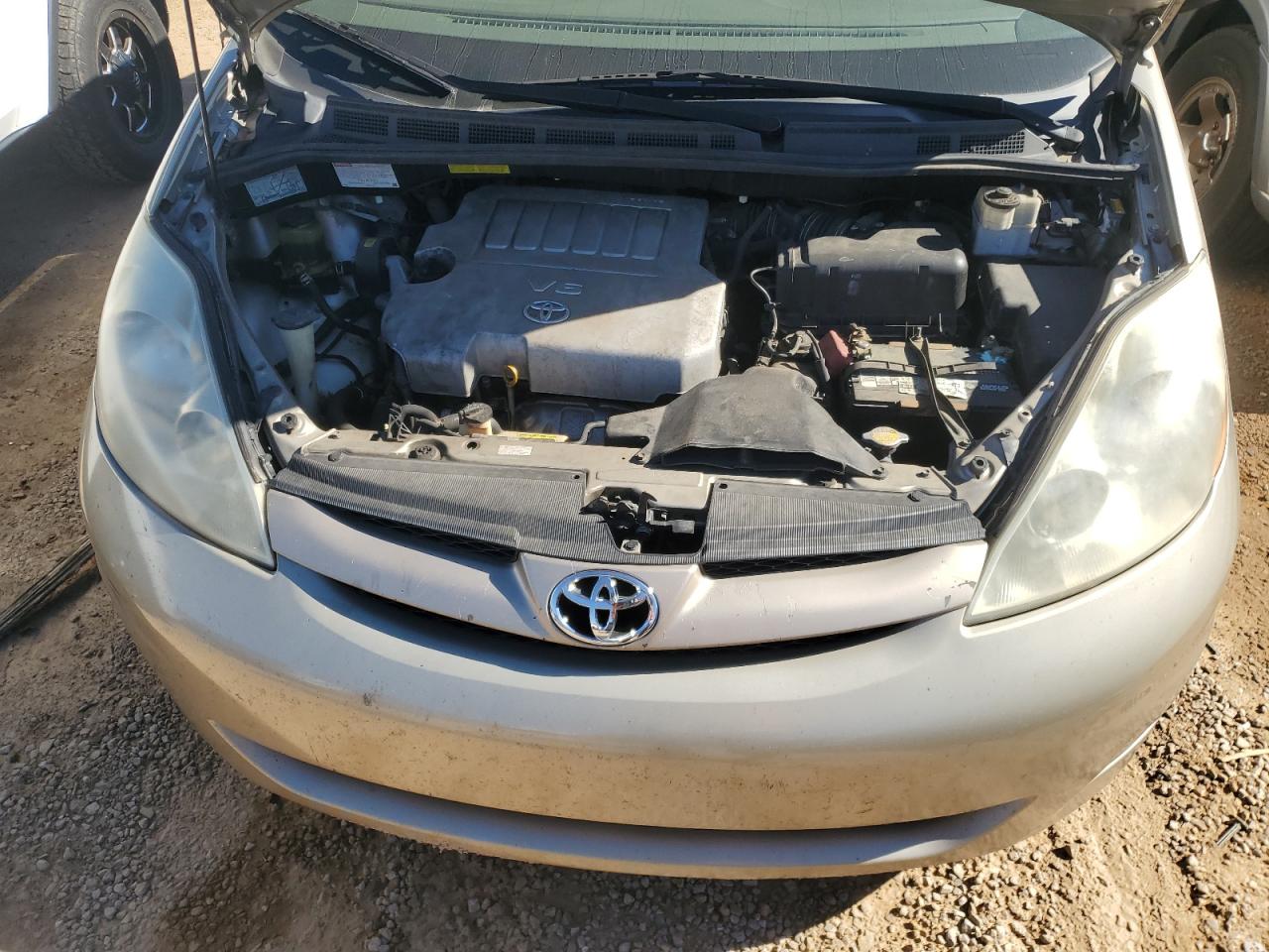 2007 Toyota Sienna - Image 12