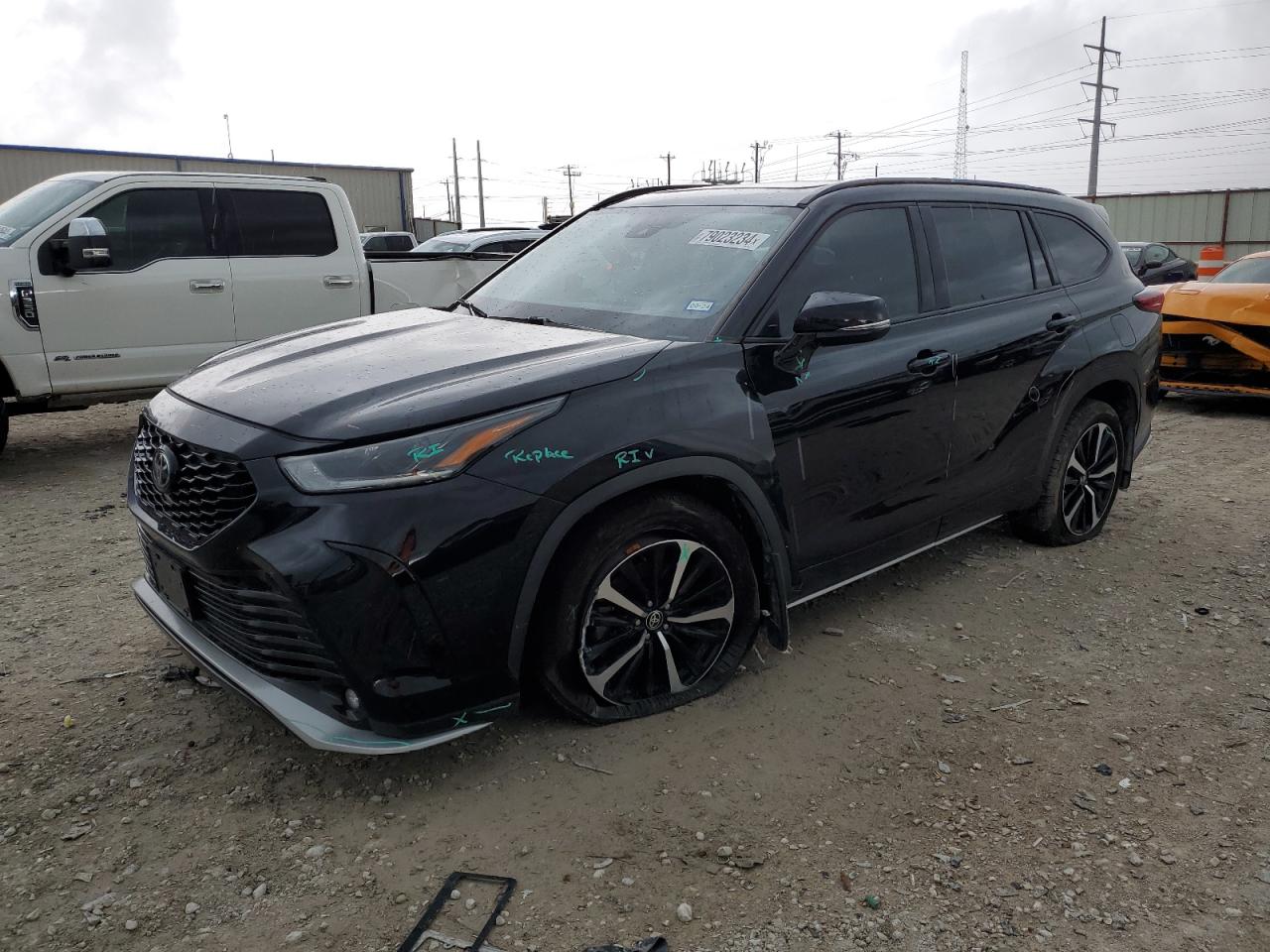 2021 Toyota Highlander - Image 1