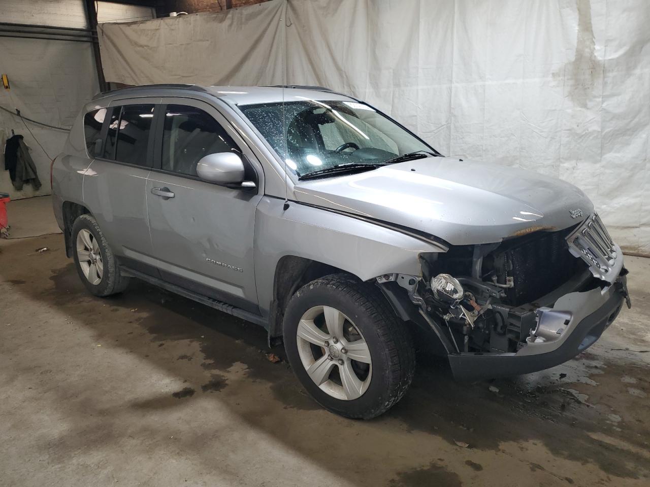 VIN 1C4NJDEB8FD183623 2015 JEEP COMPASS no.4