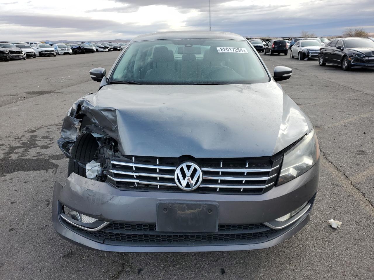 2014 Volkswagen Passat - Image 5