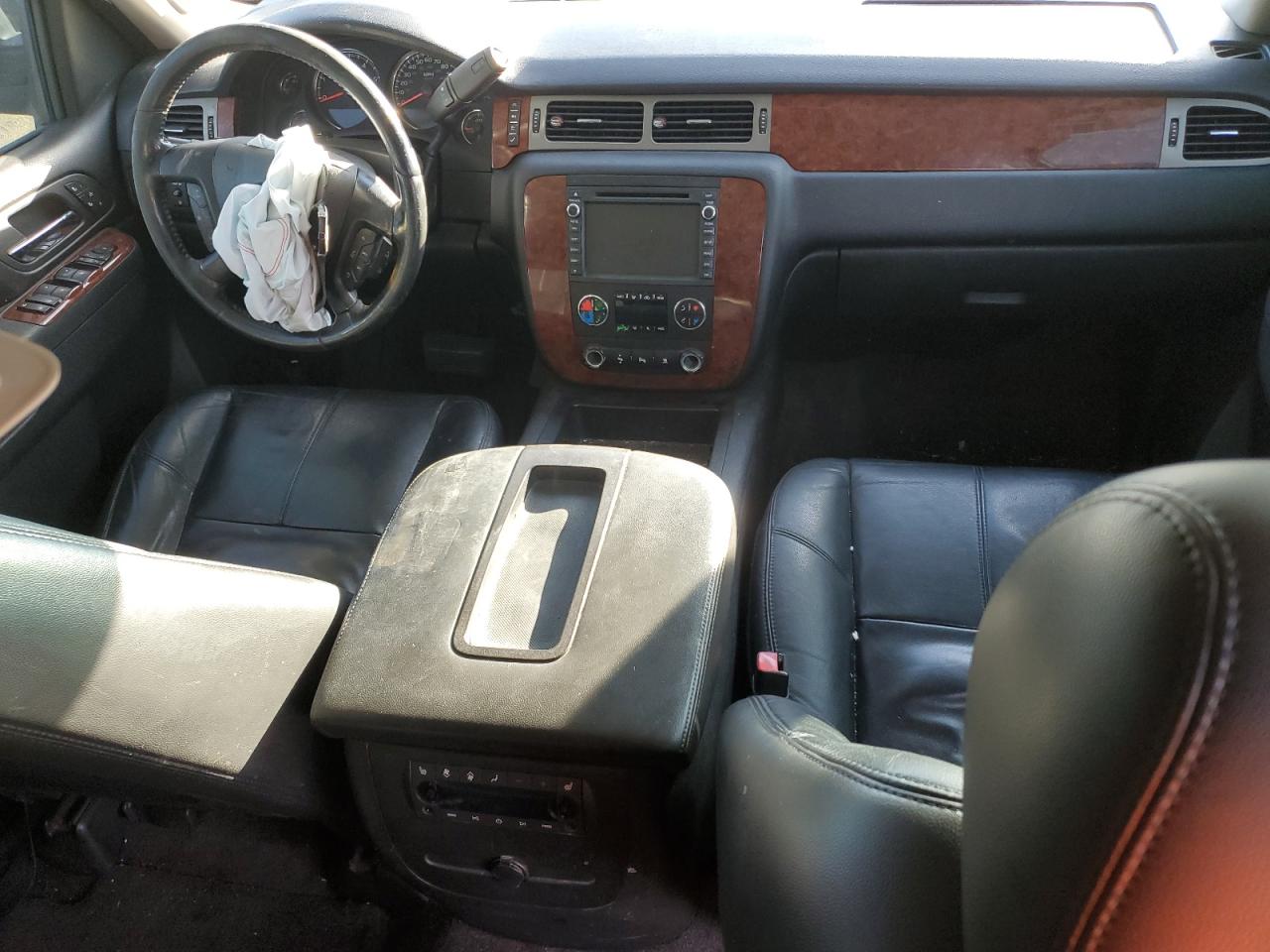 2011 Chevrolet Suburban K1500 Lt VIN: 1GNSKJE34BR193805 Lot: 82186624