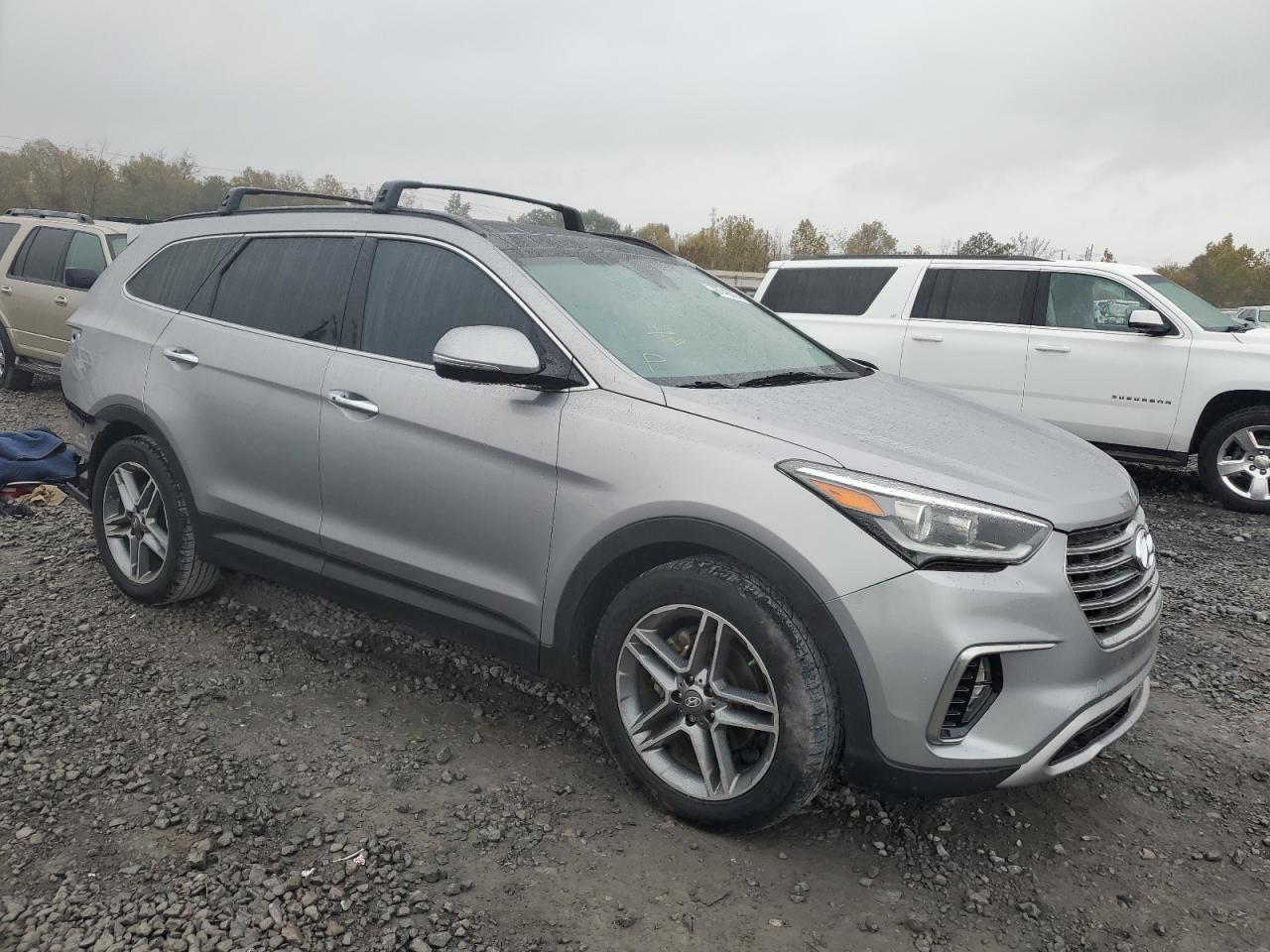 2017 Hyundai Santa Fe - Image 4