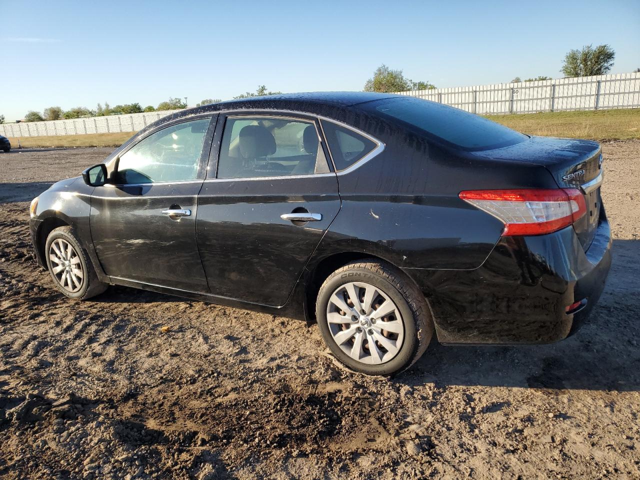 2015 Nissan Sentra - Image 2