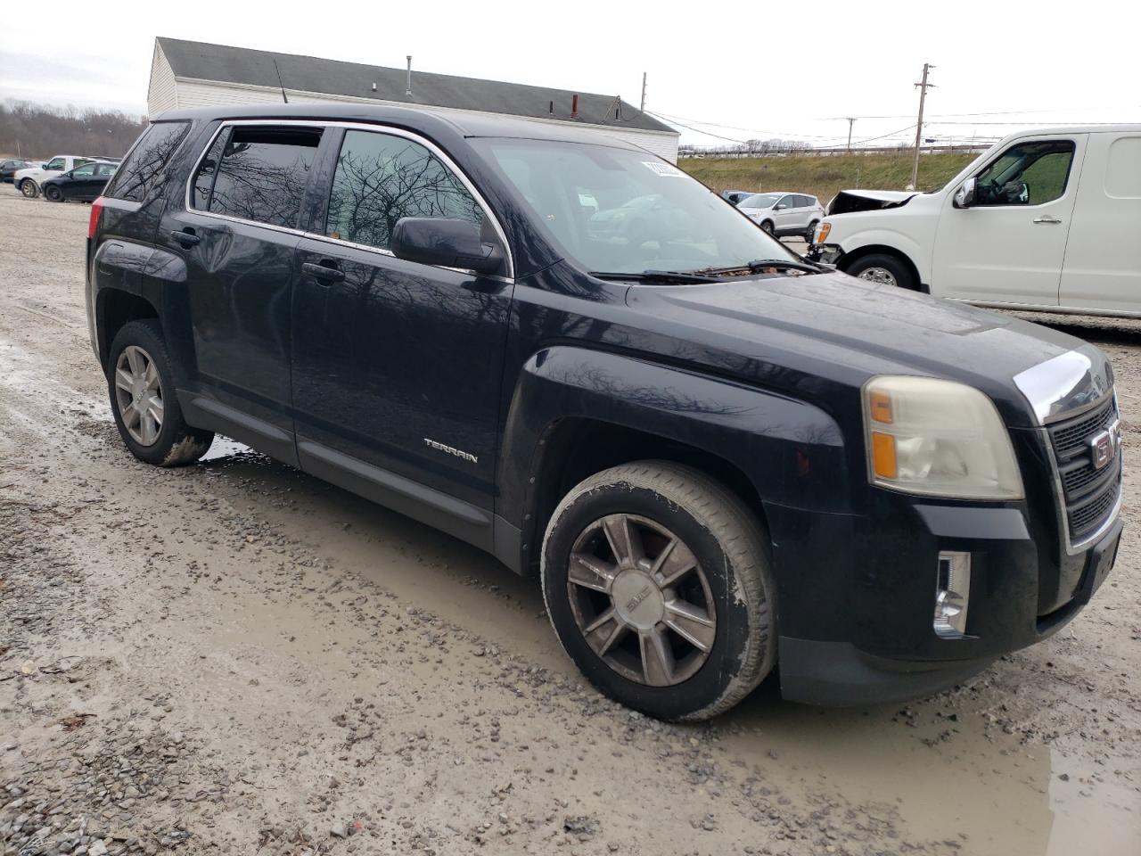 2010 GMC Terrain - Image 4