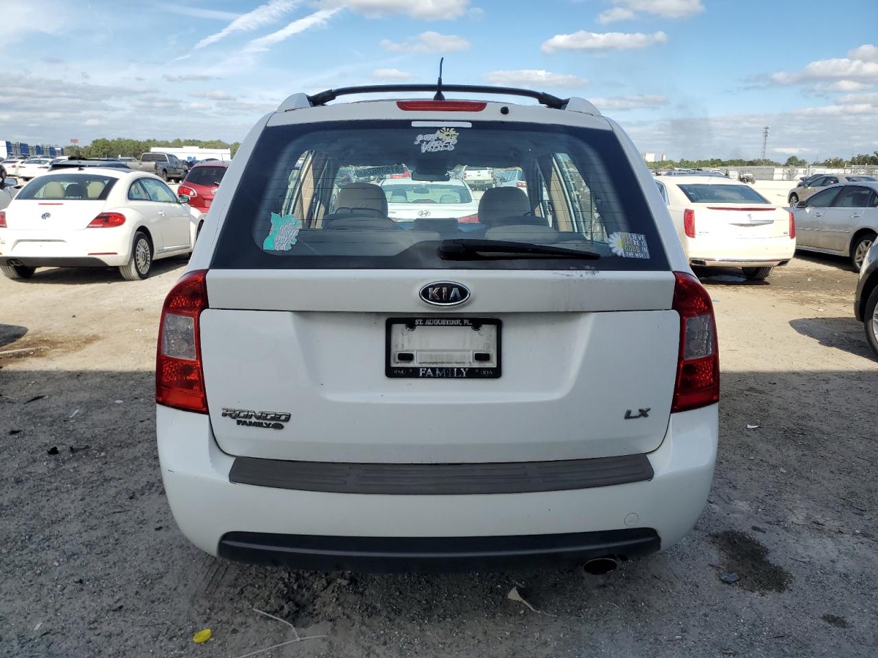 2007 Kia Rondo Base VIN: KNAFG525877088869 Lot: 81539624