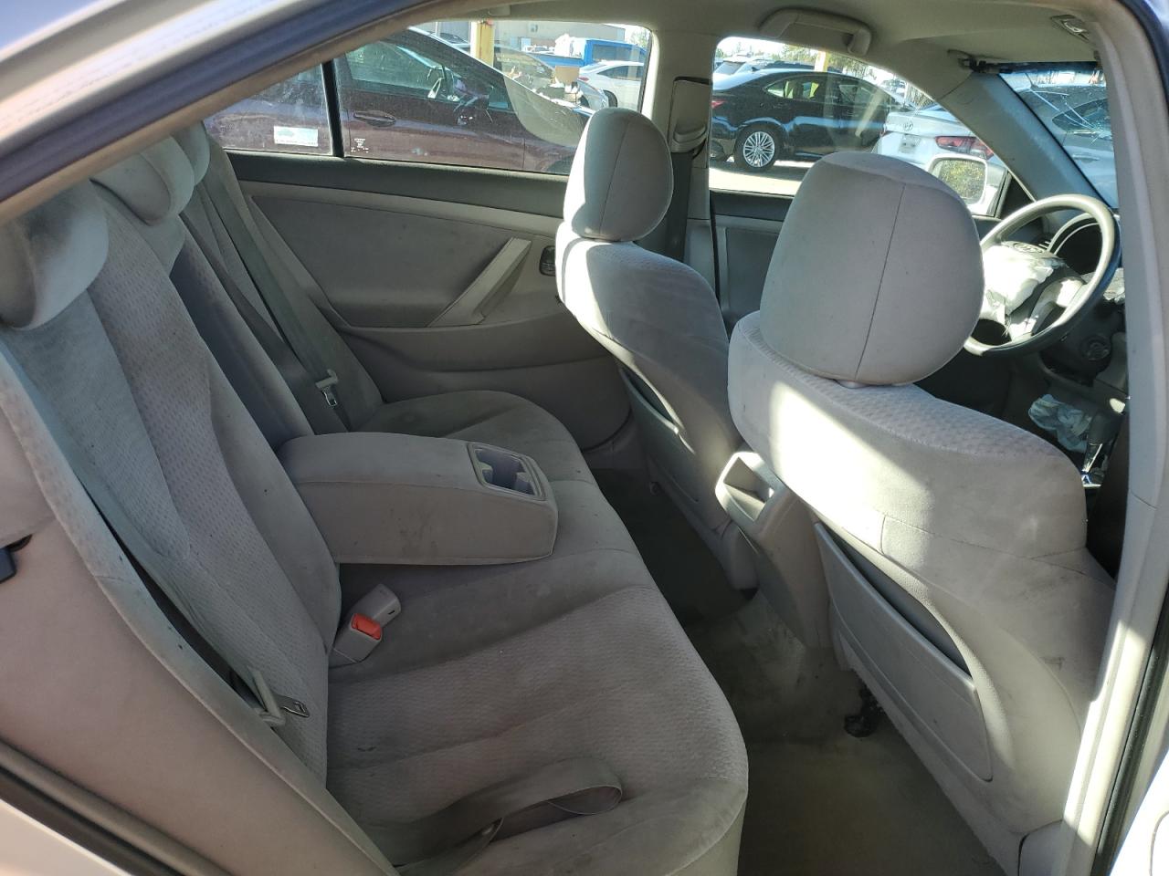 2011 Toyota Camry - Image 10