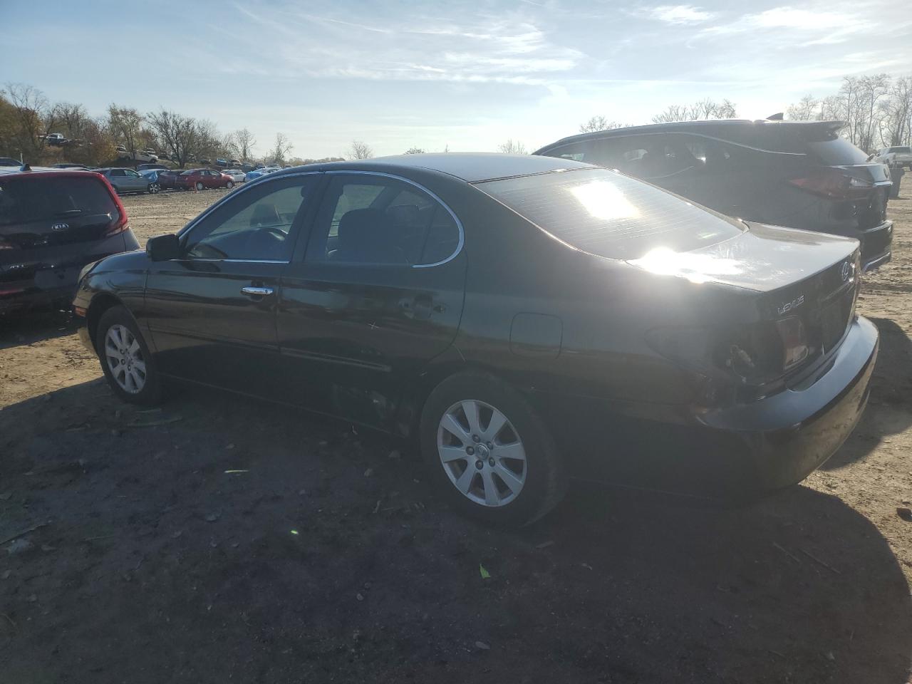 2004 Lexus ES - Image 2