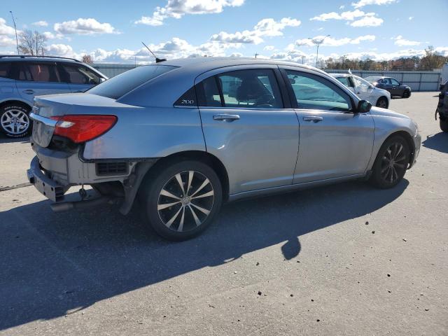  CHRYSLER 200 2014 Srebrny