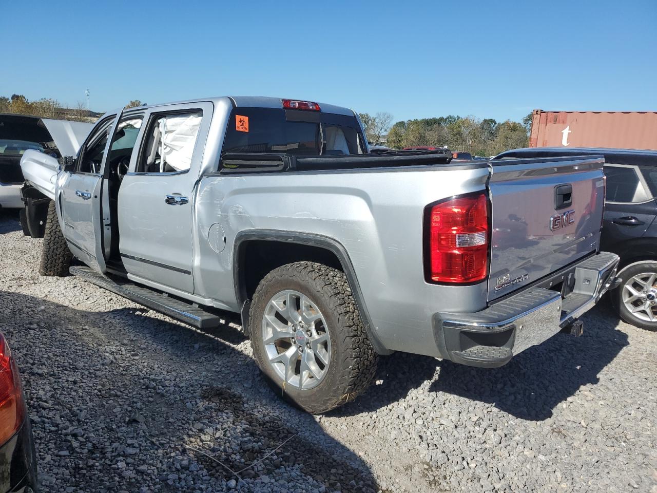 2015 GMC Sierra - Image 2