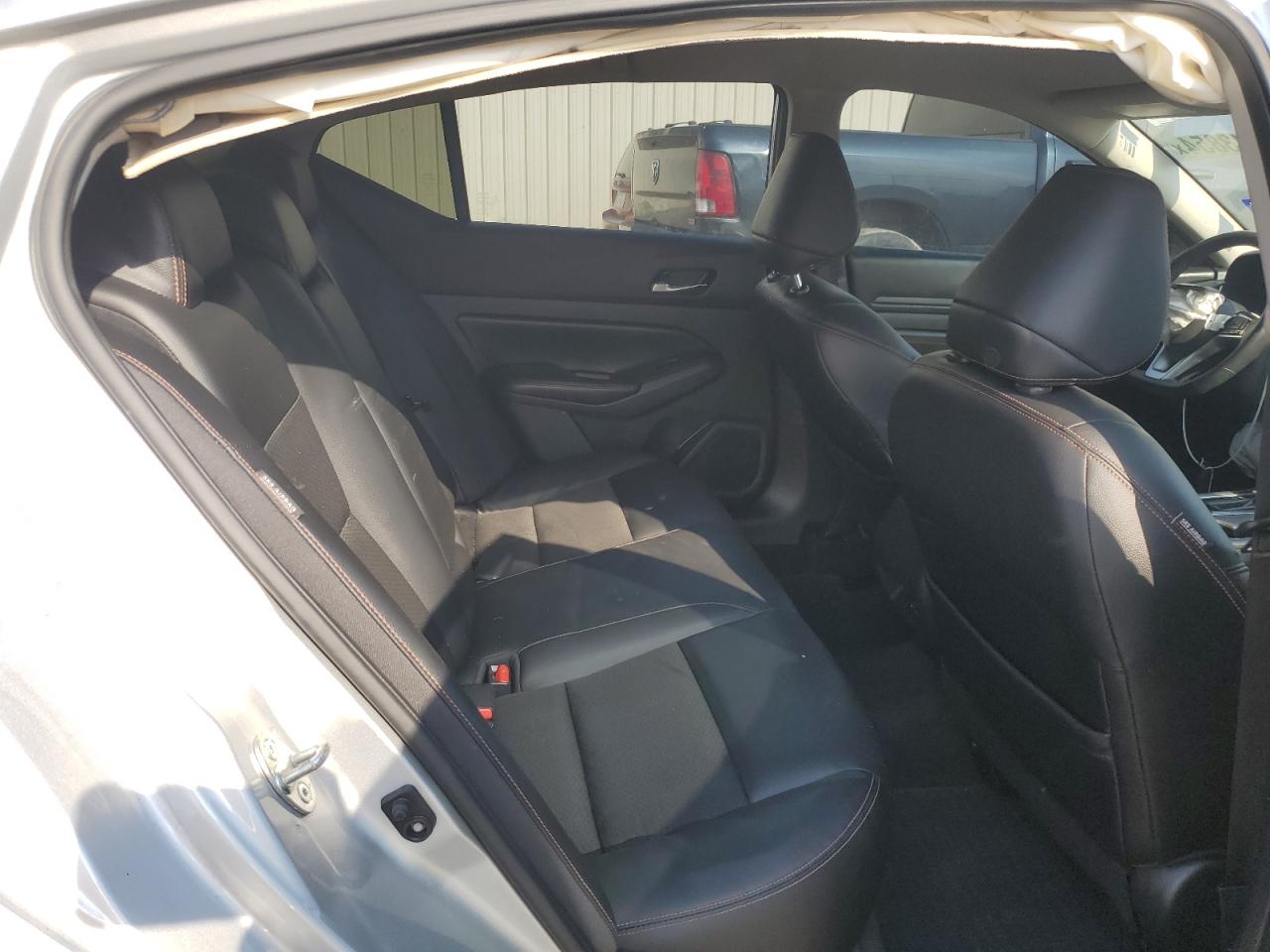 2021 Nissan Altima - Image 10