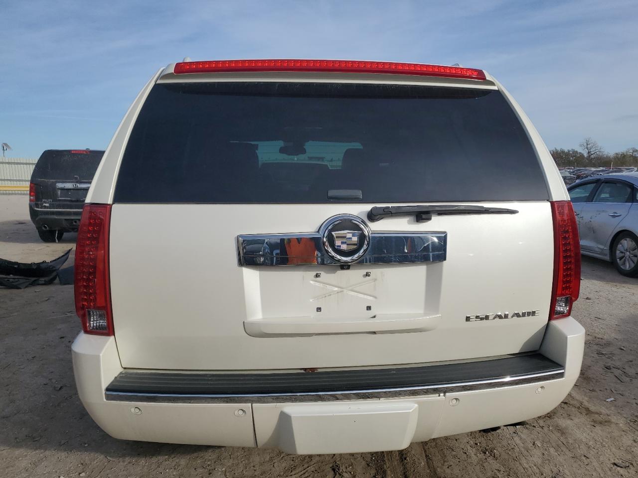 2008 Cadillac Escalade - Image 6
