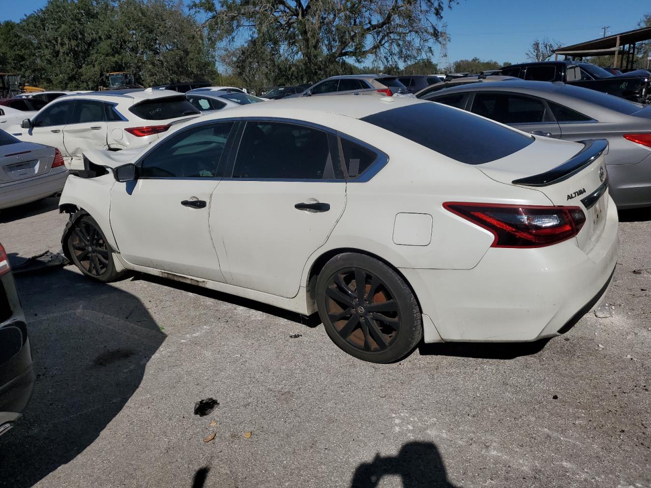 2018 Nissan Altima - Image 2