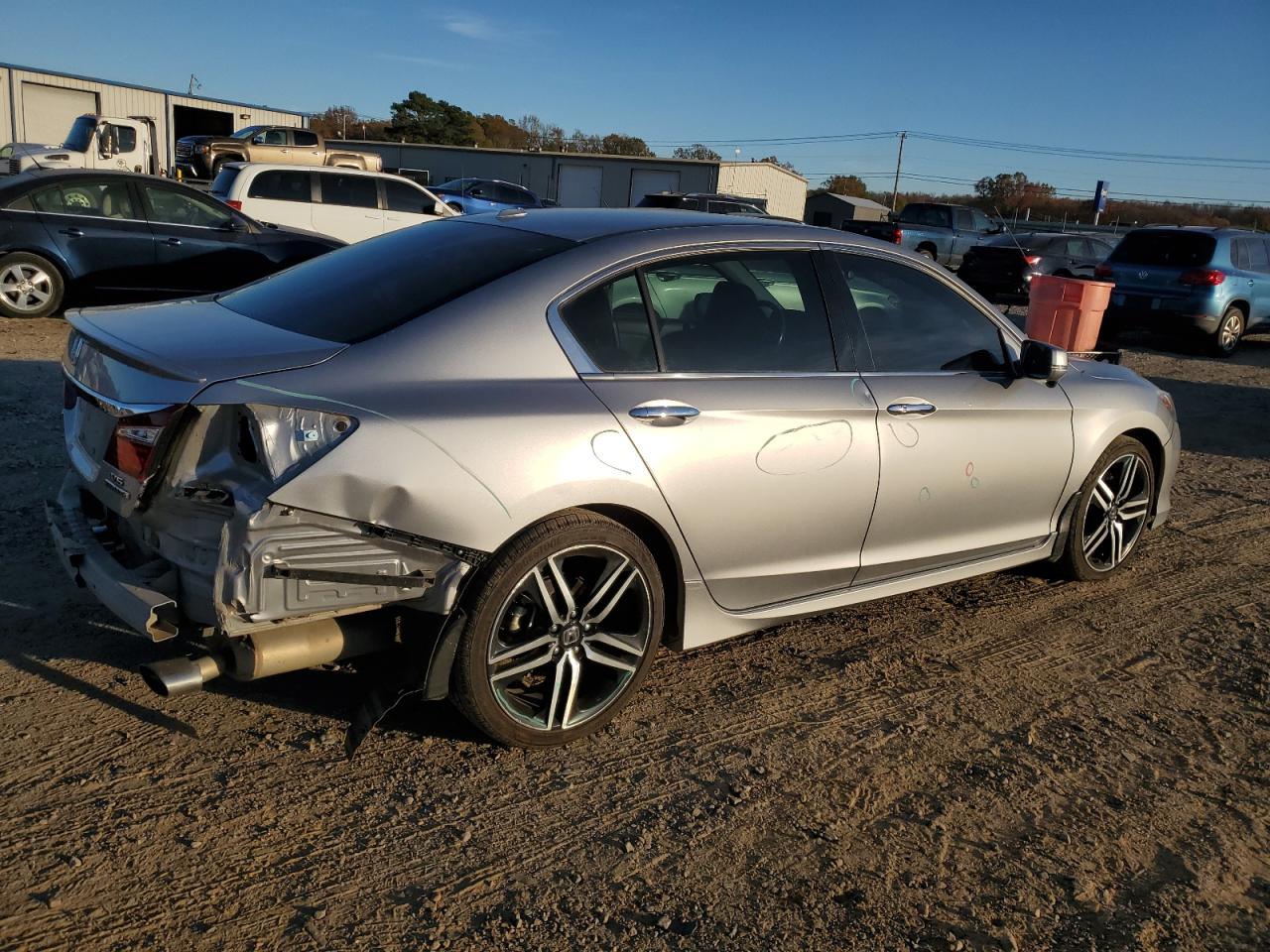 VIN 1HGCR3F93GA018136 2016 HONDA ACCORD no.3