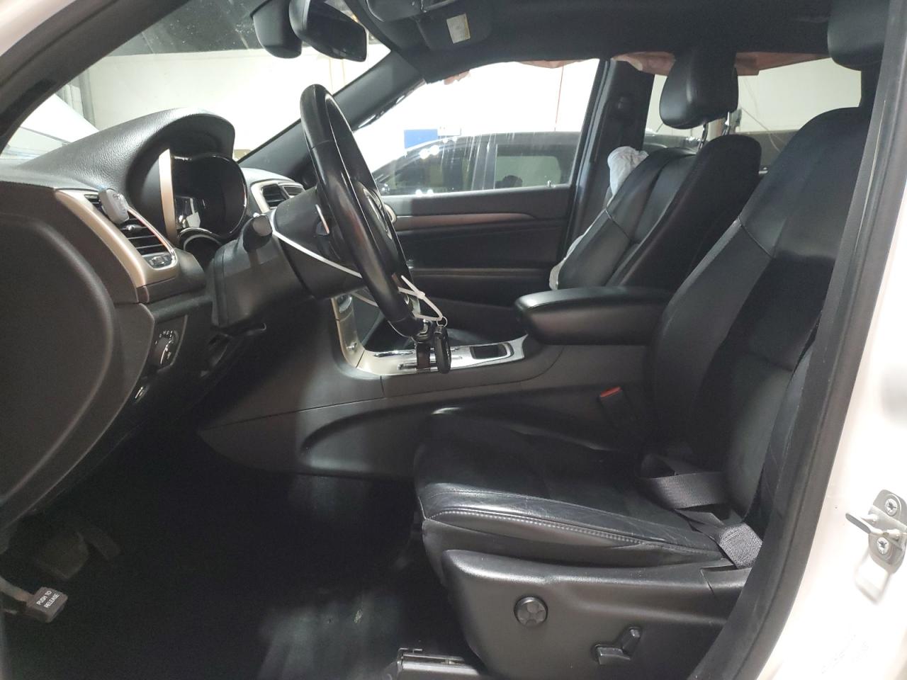 2014 Jeep Grand Cherokee - Image 7