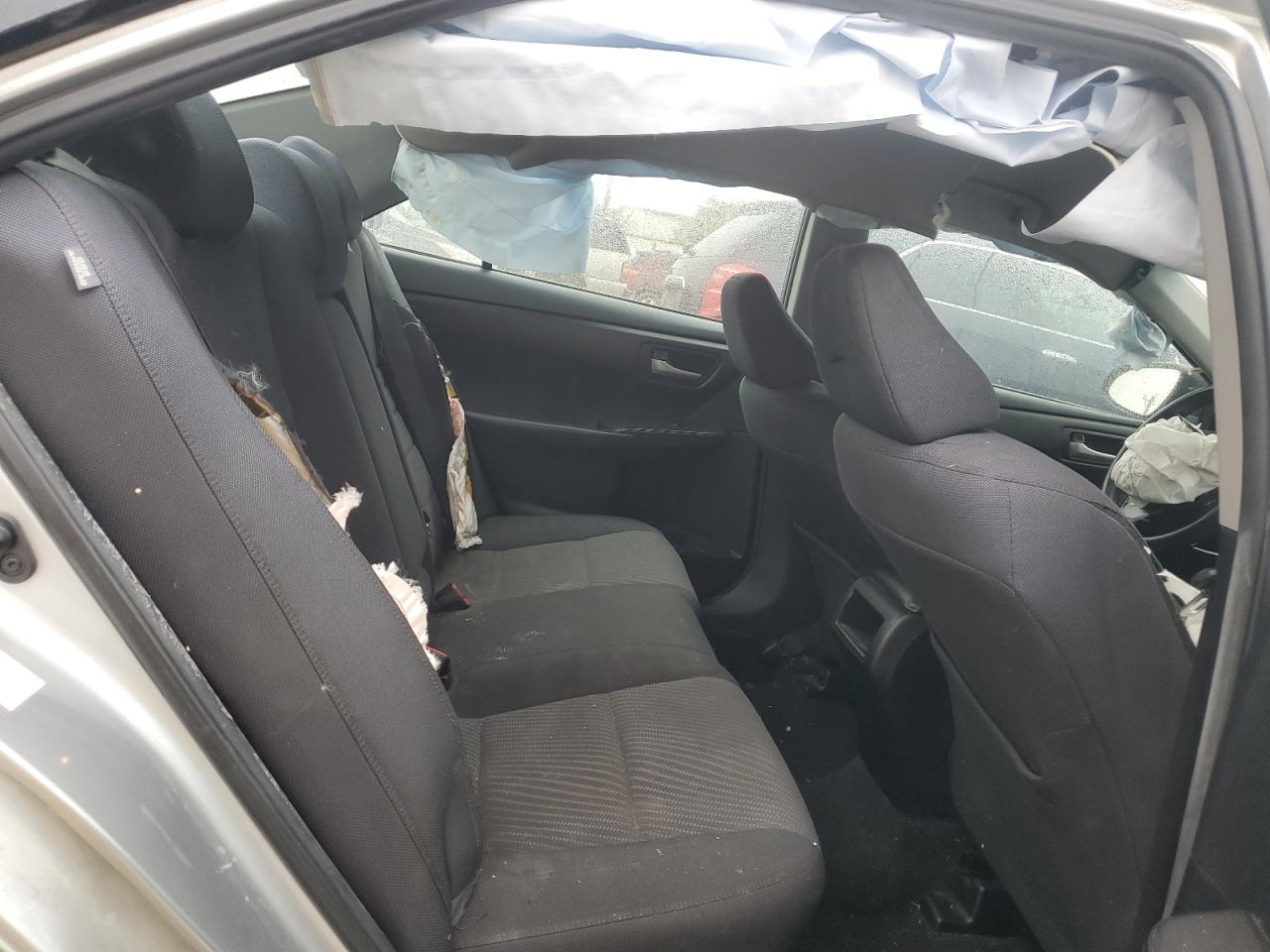 2015 Toyota Camry - Image 11