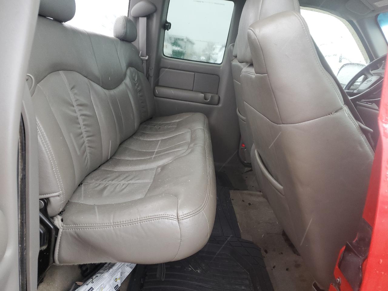 2000 Chevrolet Silverado - Image 10