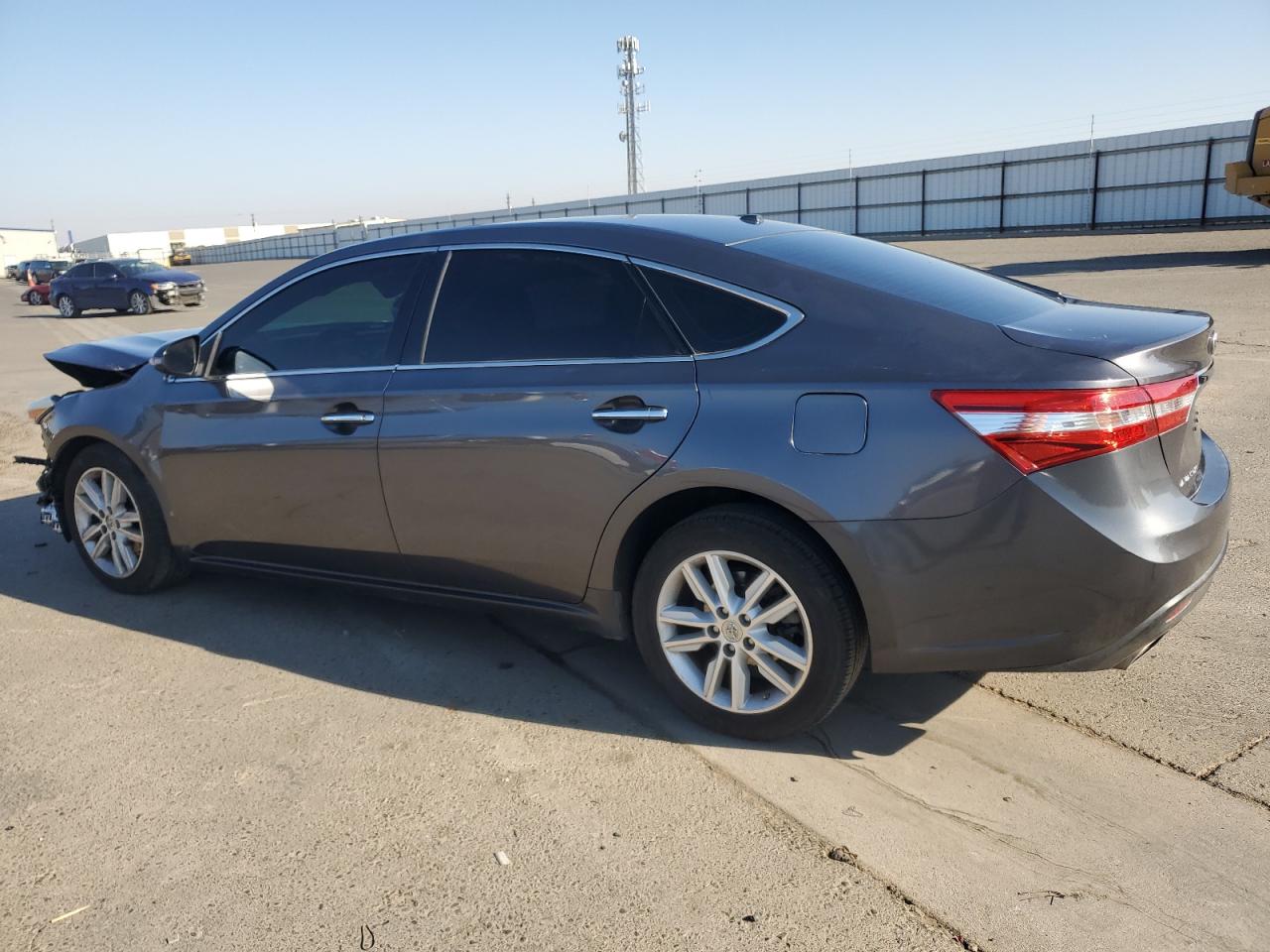 2014 Toyota Avalon - Image 2