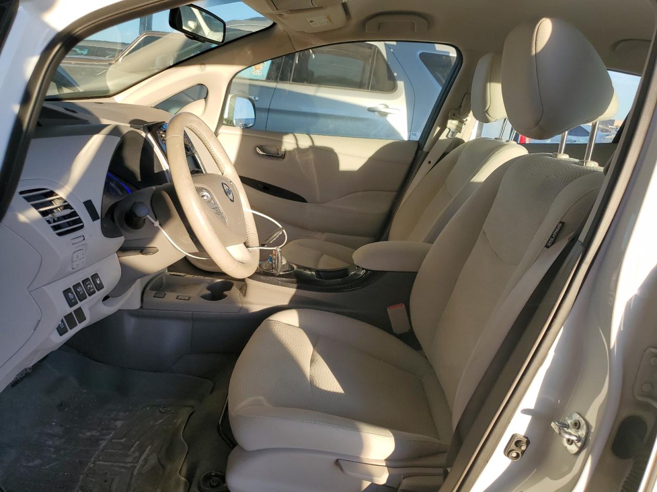 2017 Nissan Leaf - Image 7