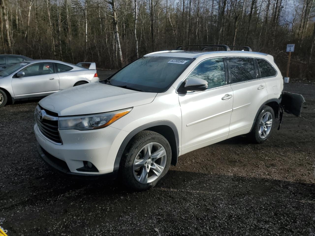 2015 Toyota Highlander - Image 1