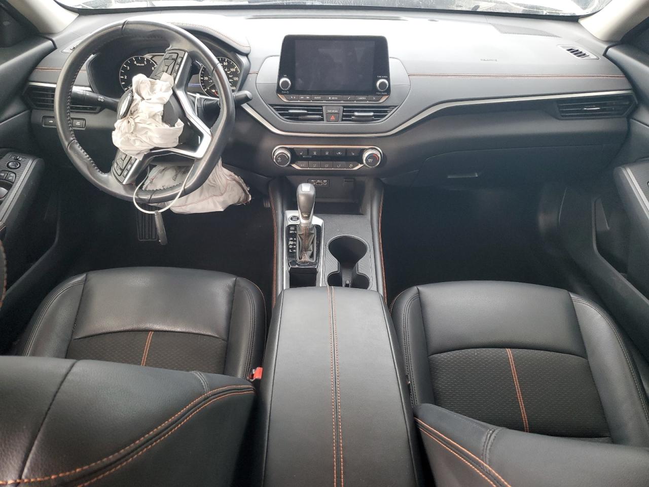 2022 Nissan Altima - Image 8