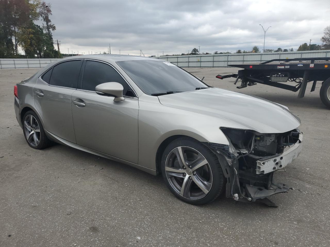 2018 Lexus IS - Image 4