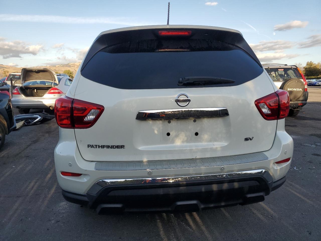 2018 Nissan Pathfinder - Image 6